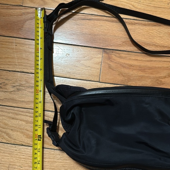Lululemon All Hours Belt Bag Black Slingbag - Picture 5 of 13